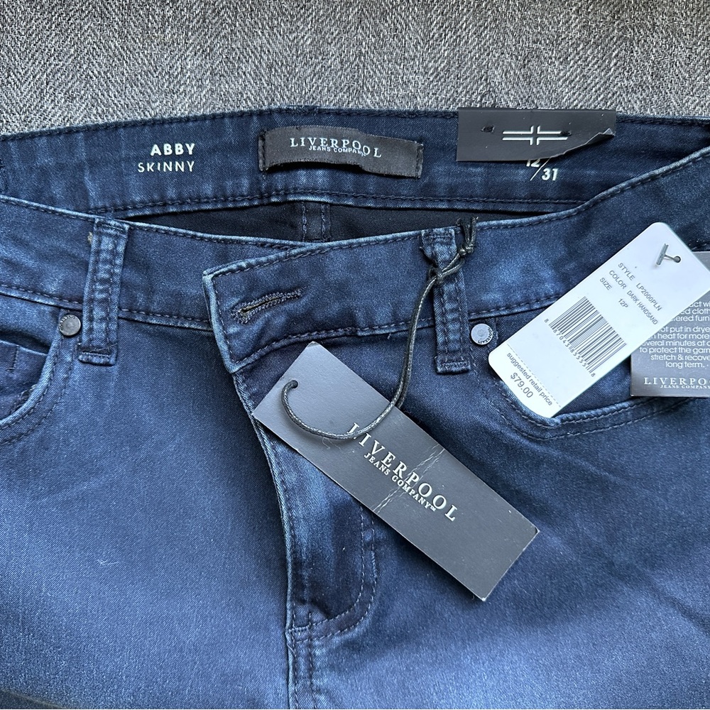 Liverpool Abby skinny jean. 12 Ankle/petite dark handsand indigo stretch